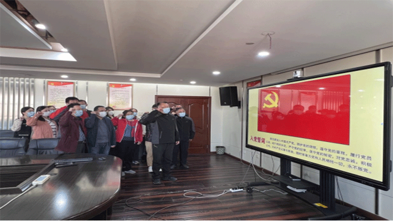 1671069676091006543.gif 640.gif