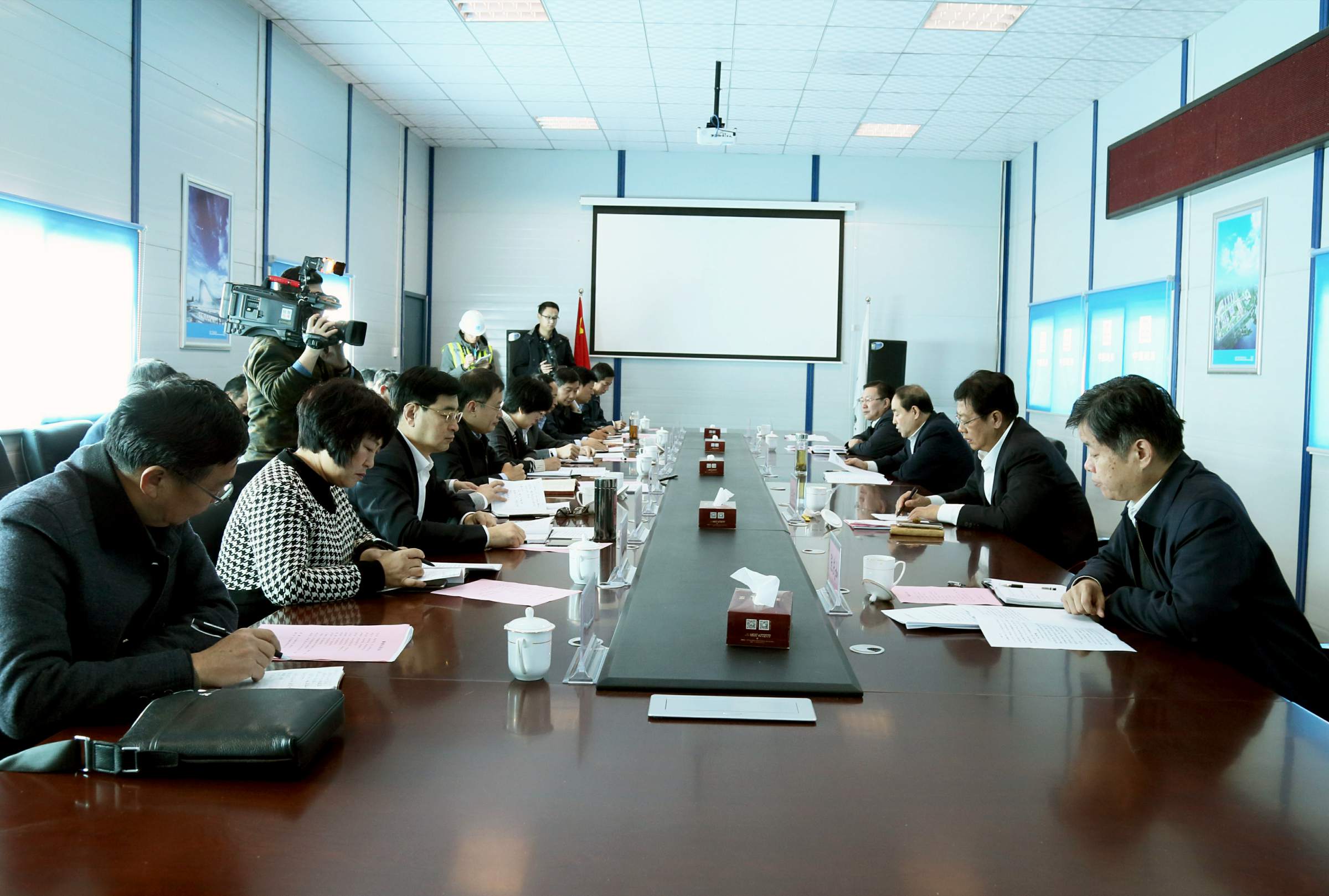 马书记调研指2~1.jpg 马书记调研指2~1.jpg