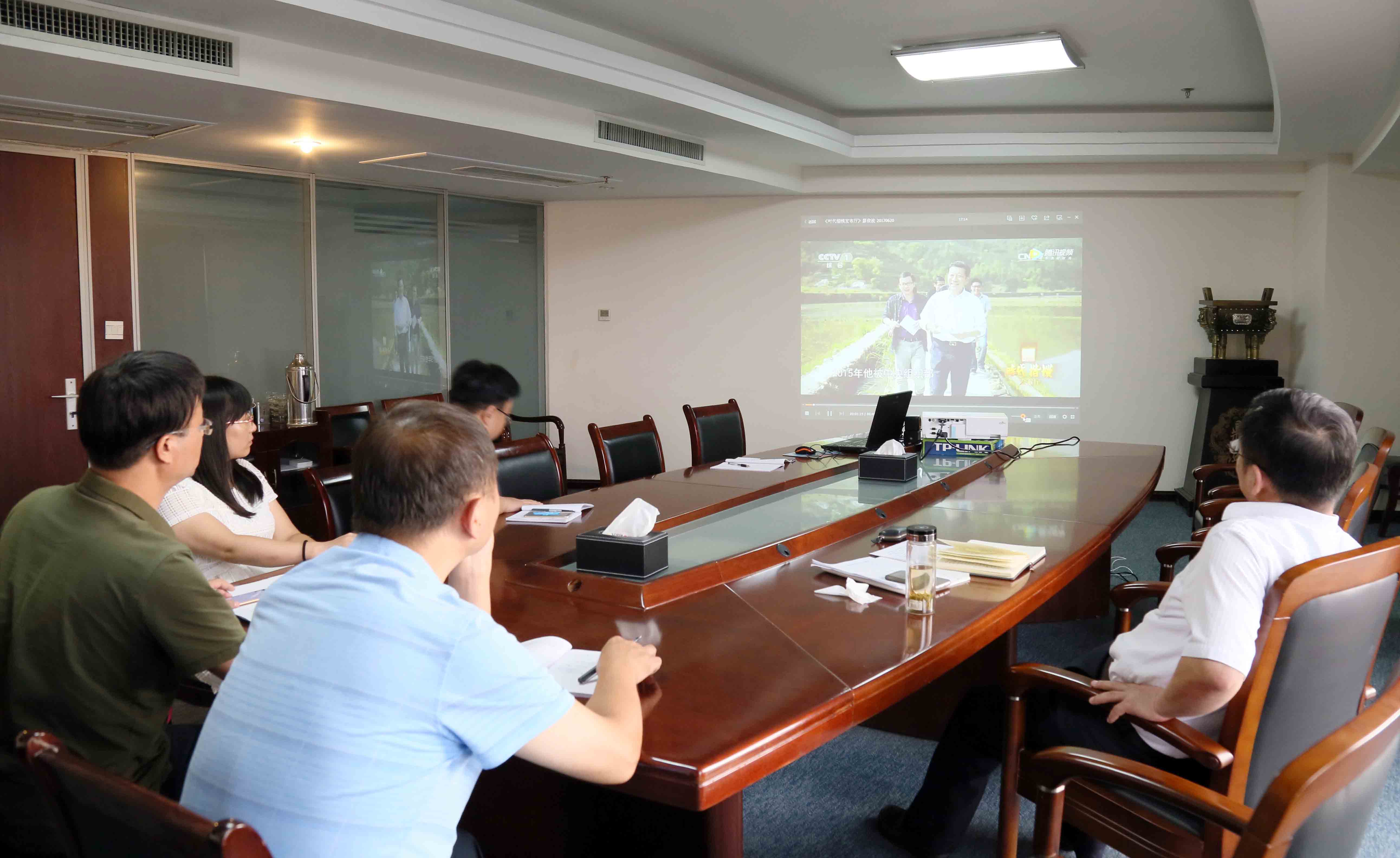 学习廖俊波.jpg 学习廖俊波.jpg